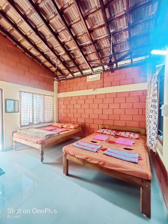 Surya Guest House Gokarna  Extérieur photo