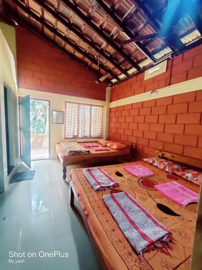 Surya Guest House Gokarna  Extérieur photo